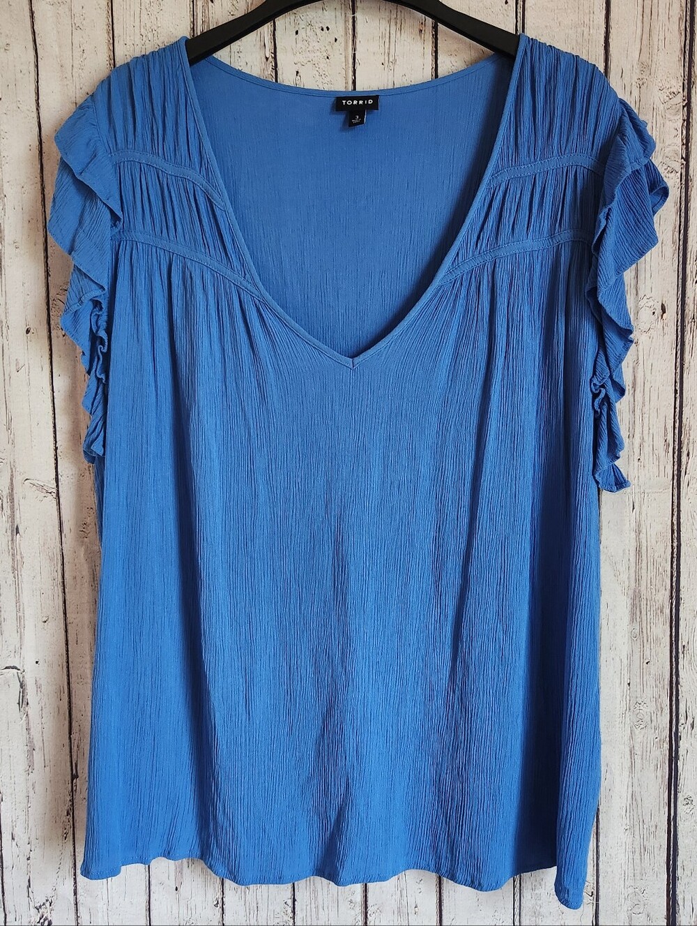 Torrid Cornflower Blue Crinkle Rayon Ruffle Sleeve V-Neck Top - 3X / 3